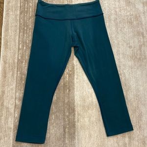 Lululemon Teal Capris